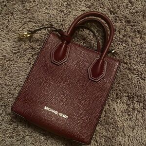 Burgundy Michael Kross petit purse